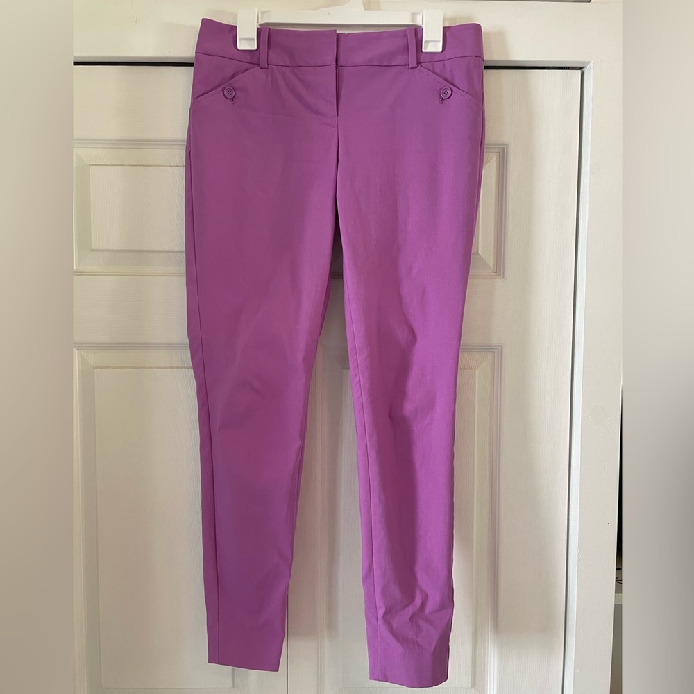 Excellent condition, The Limited “exact stretch” dress ankle pants.